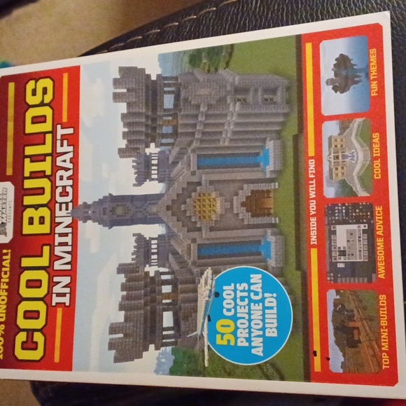 Minecraft. Cool Builds. Paperback Book. - Picture 2 of 3